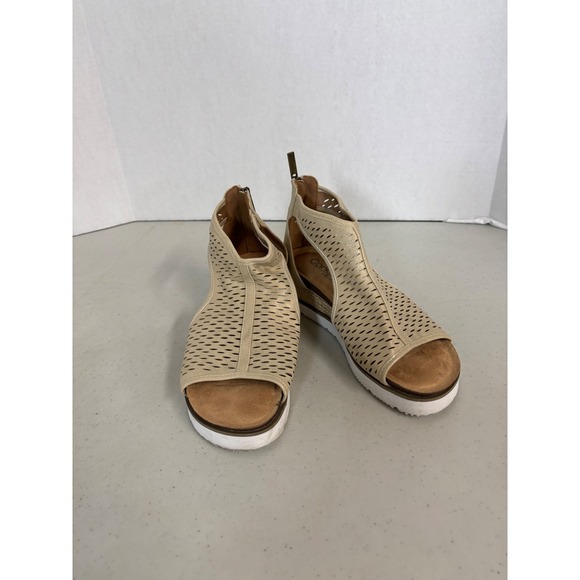 Corkys Footwear Shoes - Corkys Footwear Womens Gold Laser Cut Espadrille Wedge Sandals‎ Size 8